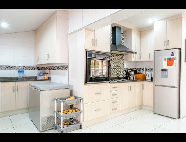 4 BEDROOM HOUSE SOLD IN RESERVOIR HILLS